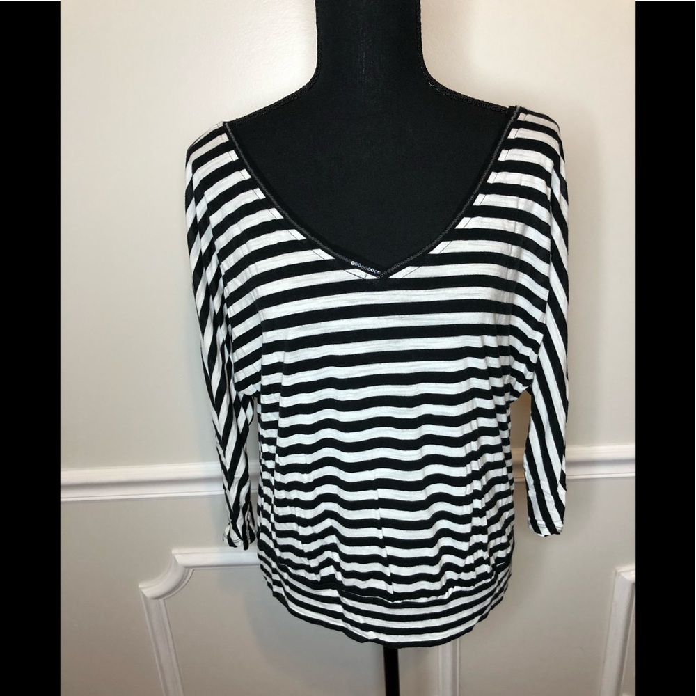 WHBM v-neck front and back top